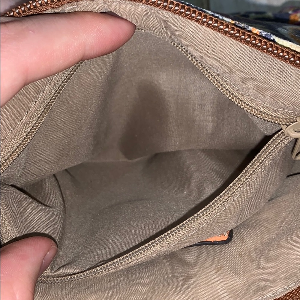 Relic Crossbody - Picture 7 of 8